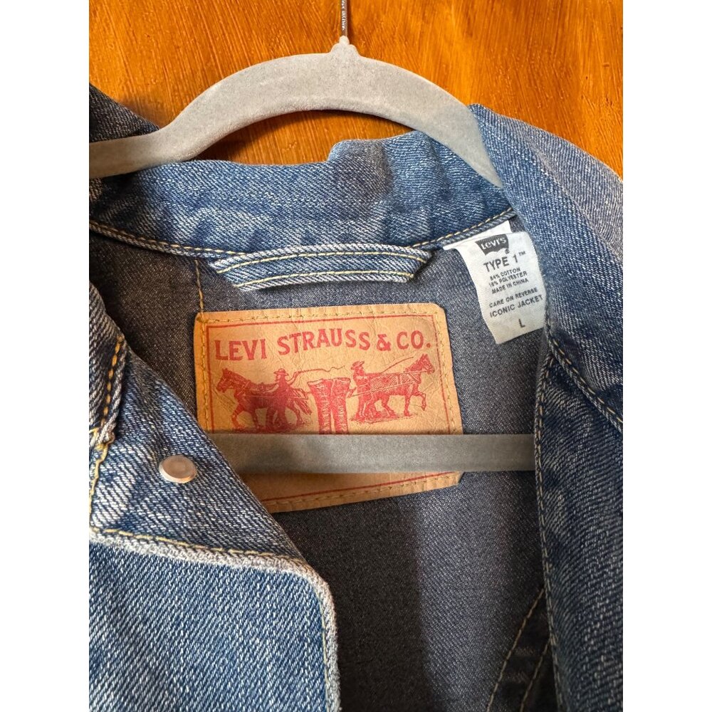 Levi's Type I Denim Trucker Jacket – Men’s Size Large – Iconic Cotton Denim Jack - Picture 3 of 4